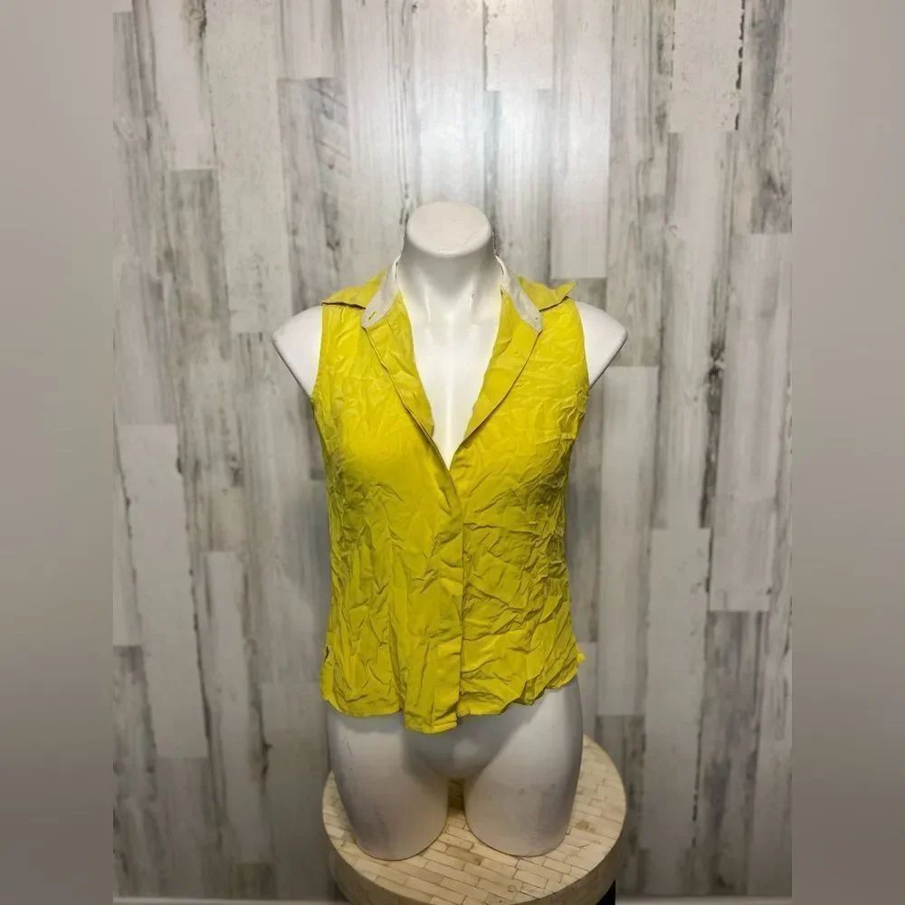 Tahari Arthur S. Levine Yellow Sleeveless Blouse Women XS Button Front Collared